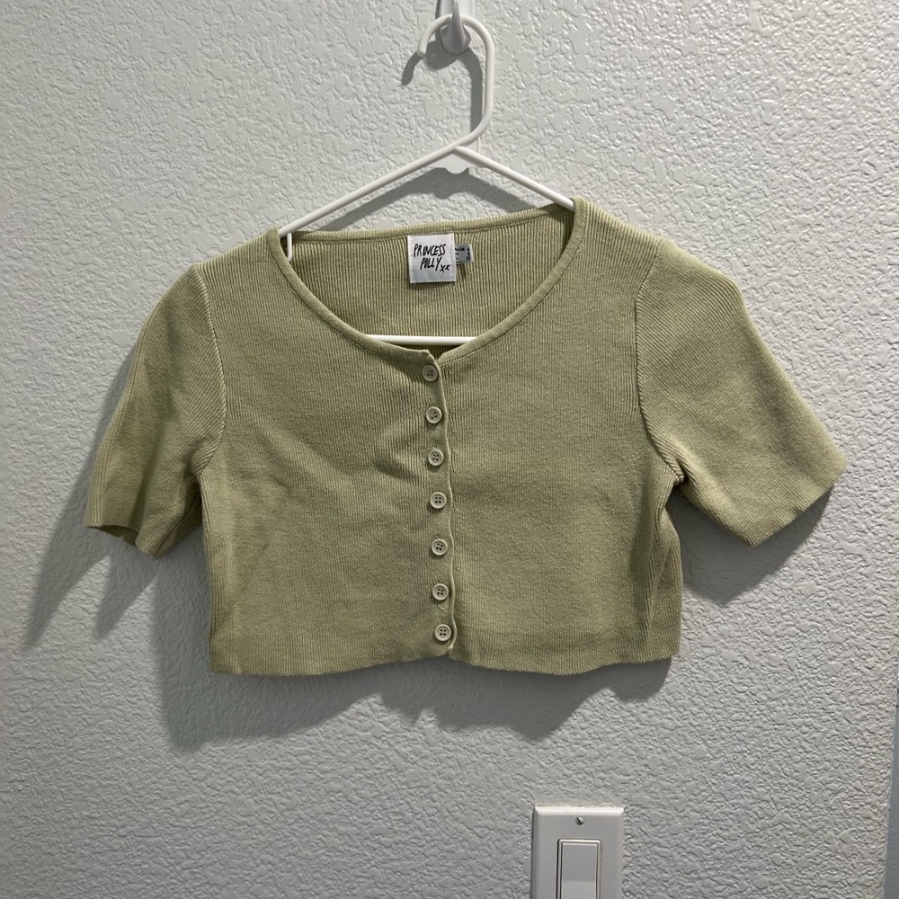 Cropped button ribbed top